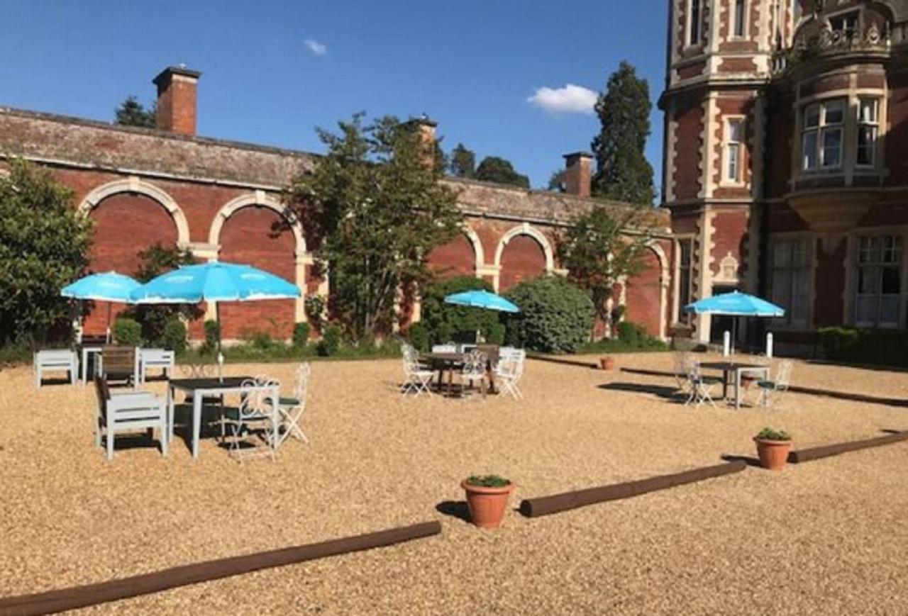 Lynford Hall Hotel Mundford Экстерьер фото